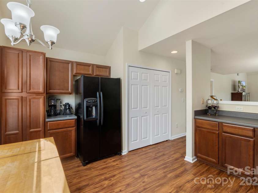 825 Rock Lake Glen, Fort Mill, SC 29715.  MLS# CAR4274100, YatesRealty ID 24418. 