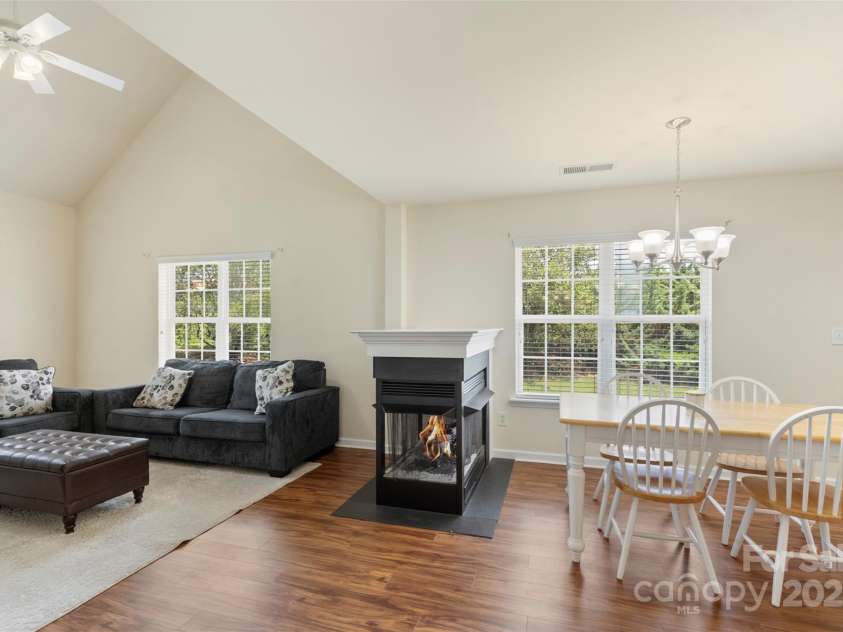 825 Rock Lake Glen, Fort Mill, SC 29715.  MLS# CAR4274100, YatesRealty ID 24418. 