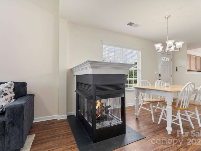 825 Rock Lake Glen, Fort Mill, SC 29715.  MLS# CAR4274100, YatesRealty ID 24418. 