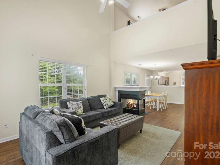 825 Rock Lake Glen, Fort Mill, SC 29715.  MLS# CAR4274100, YatesRealty ID 24418. 