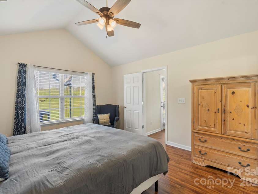 825 Rock Lake Glen, Fort Mill, SC 29715.  MLS# CAR4274100, YatesRealty ID 24418. 
