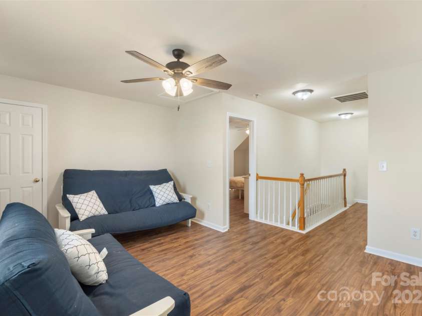 825 Rock Lake Glen, Fort Mill, SC 29715.  MLS# CAR4274100, YatesRealty ID 24418. 