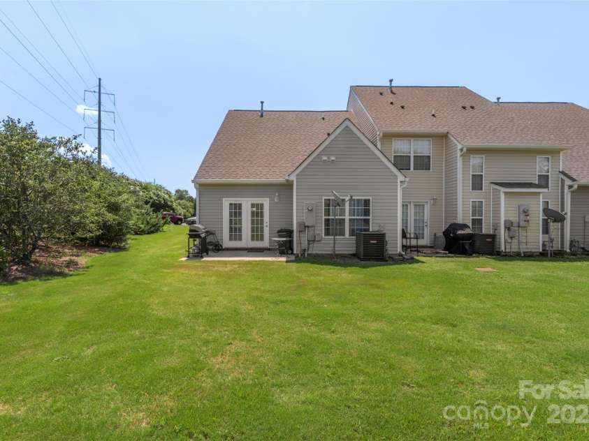 825 Rock Lake Glen, Fort Mill, SC 29715.  MLS# CAR4274100, YatesRealty ID 24418. 