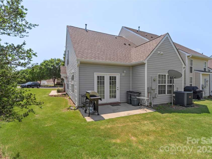 825 Rock Lake Glen, Fort Mill, SC 29715.  MLS# CAR4274100, YatesRealty ID 24418. 