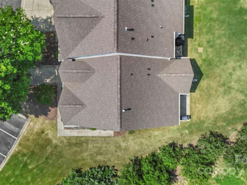 825 Rock Lake Glen, Fort Mill, SC 29715.  MLS# CAR4274100, YatesRealty ID 24418. 