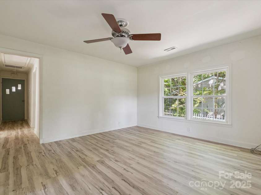 1632 Beulah Church Road, Matthews, NC 28104.  MLS# CAR4277148, YatesRealty ID 24419. 