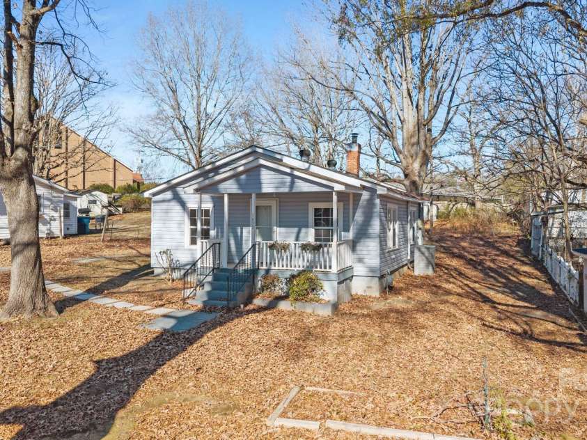 1632 Beulah Church Road, Matthews, NC 28104.  MLS# CAR4328446, YatesRealty ID 24419. 