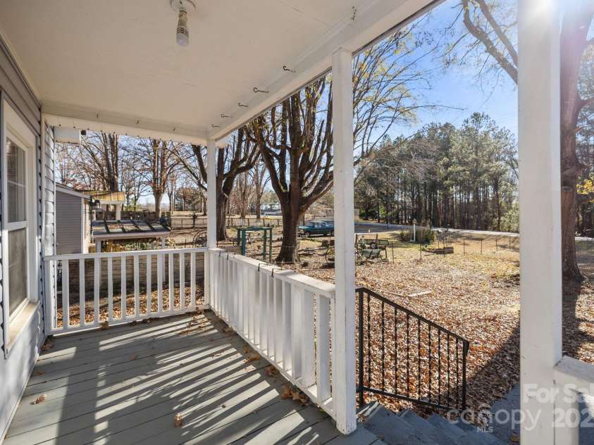 1632 Beulah Church Road, Matthews, NC 28104.  MLS# CAR4328446, YatesRealty ID 24419. 