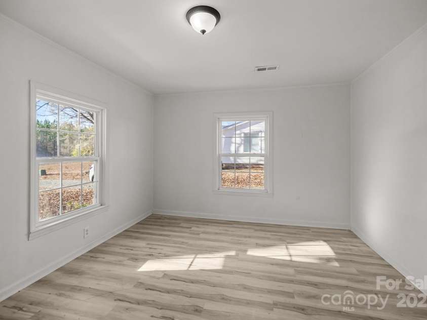 1632 Beulah Church Road, Matthews, NC 28104.  MLS# CAR4328446, YatesRealty ID 24419. 