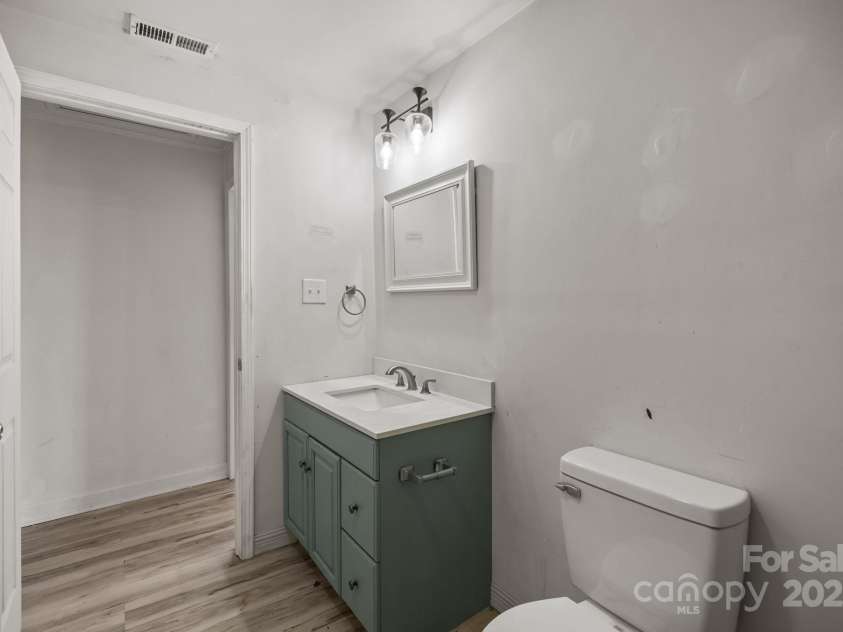 1632 Beulah Church Road, Matthews, NC 28104.  MLS# CAR4328446, YatesRealty ID 24419. 