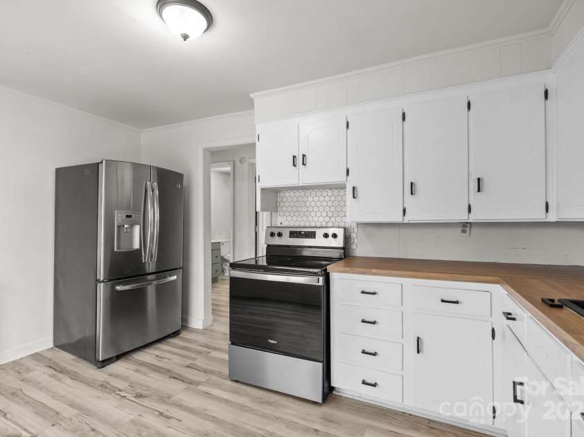 1632 Beulah Church Road, Matthews, NC 28104.  MLS# CAR4328446, YatesRealty ID 24419. 