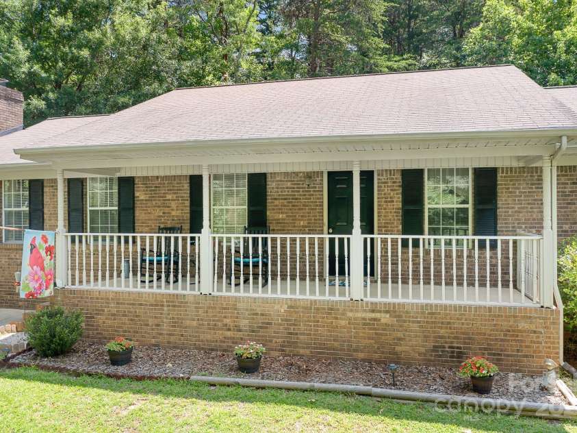 6601 Charlotte Highway, York, SC 29745.  MLS# CAR4274584, YatesRealty ID 24421. 