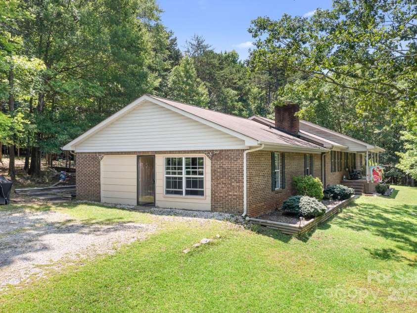 6601 Charlotte Highway, York, SC 29745.  MLS# CAR4274584, YatesRealty ID 24421. 