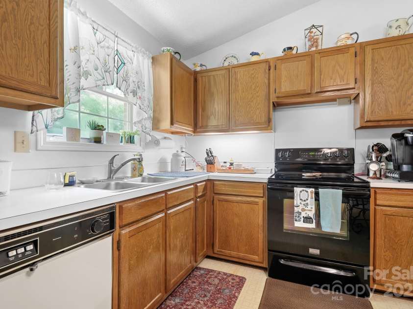 6601 Charlotte Highway, York, SC 29745.  MLS# CAR4274584, YatesRealty ID 24421. 