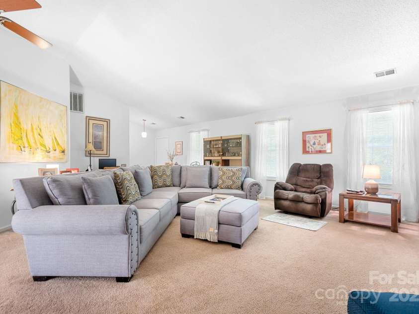 6601 Charlotte Highway, York, SC 29745.  MLS# CAR4274584, YatesRealty ID 24421. 