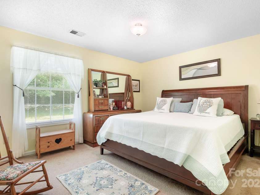 6601 Charlotte Highway, York, SC 29745.  MLS# CAR4274584, YatesRealty ID 24421. 