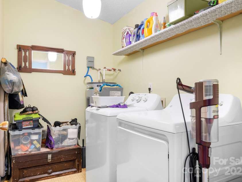 6601 Charlotte Highway, York, SC 29745.  MLS# CAR4274584, YatesRealty ID 24421. 