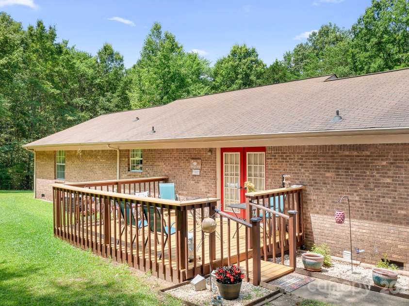 6601 Charlotte Highway, York, SC 29745.  MLS# CAR4274584, YatesRealty ID 24421. 