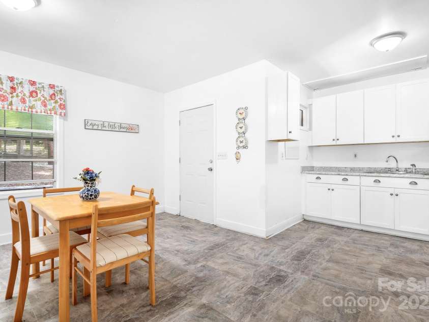 6601 Charlotte Highway, York, SC 29745.  MLS# CAR4274584, YatesRealty ID 24421. Kitchen ADU