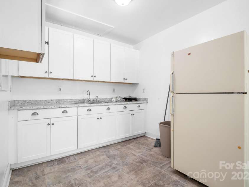 6601 Charlotte Highway, York, SC 29745.  MLS# CAR4274584, YatesRealty ID 24421. Kitchen of ADU