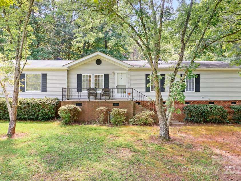 6575 Charlotte Highway, York, SC 29745.  MLS# CAR4242080, YatesRealty ID 24422. 