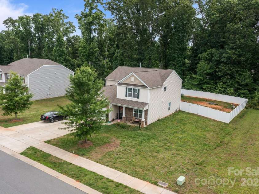 413 Wheat Field Drive, Mount Holly, NC 28120.  MLS# CAR4260299, YatesRealty ID 24423. 