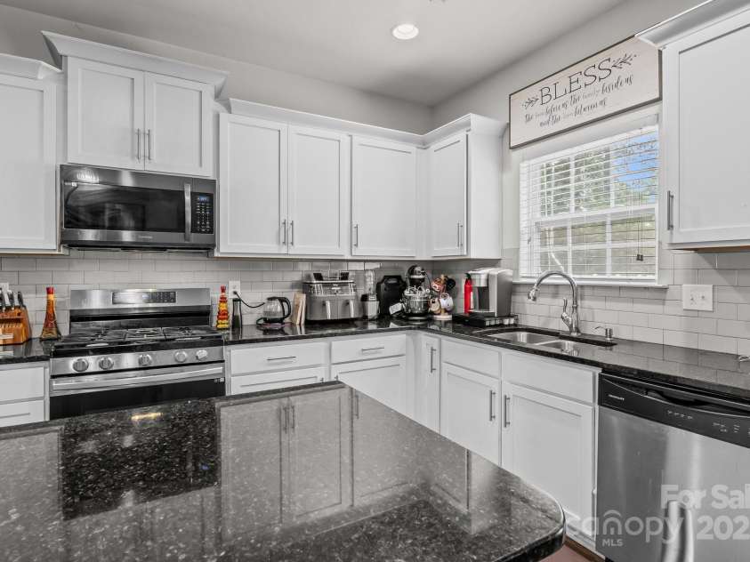 413 Wheat Field Drive, Mount Holly, NC 28120.  MLS# CAR4260299, YatesRealty ID 24423. 