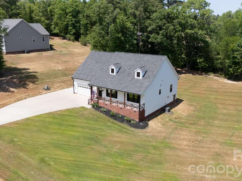 949 Jason Lyle Drive, Rock Hill, SC 29730.  MLS# CAR4375375, YatesRealty ID 24423. 