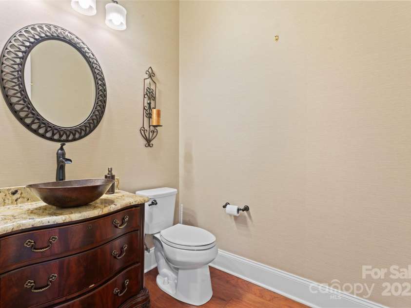 1400 Delaney Drive, Matthews, NC 28104.  MLS# CAR4255210, YatesRealty ID 24424. 