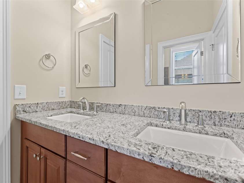 1400 Delaney Drive, Matthews, NC 28104.  MLS# CAR4255210, YatesRealty ID 24424. 