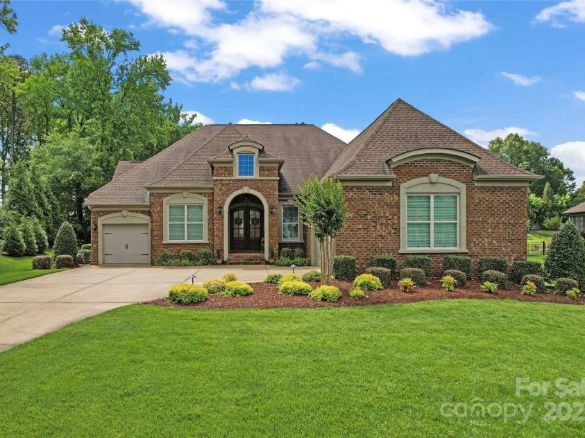 1400 Delaney Drive, Matthews, NC 28104.  MLS# CAR4255210, YatesRealty ID 24424. Different vantage point of exterior