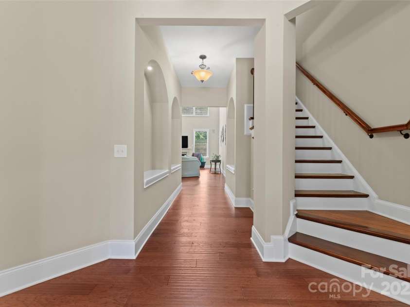 1400 Delaney Drive, Matthews, NC 28104.  MLS# CAR4255210, YatesRealty ID 24424. Entry hallway