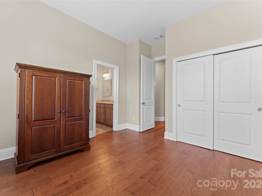 1400 Delaney Drive, Matthews, NC 28104.  MLS# CAR4255210, YatesRealty ID 24424. Main level Jack n Jill bedroom #1 (as is)