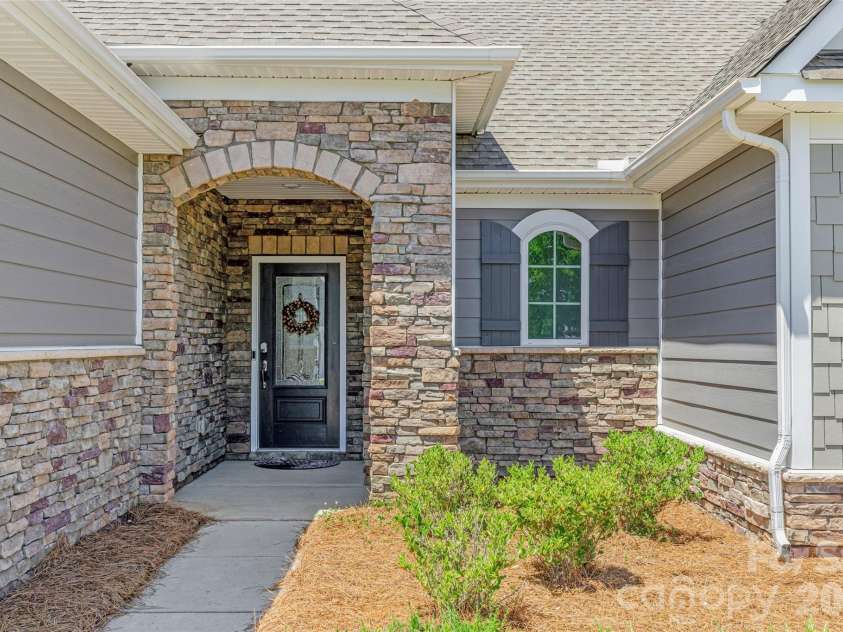 6058 Kings Canyon Way, Lancaster, SC 29720.  MLS# CAR4381279, YatesRealty ID 24424. 