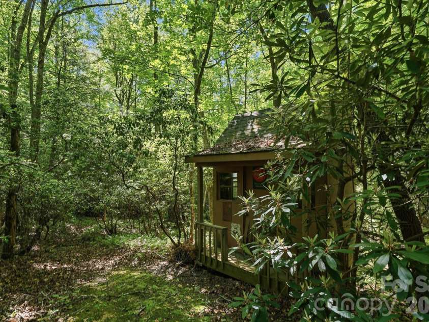 16 Shadow Brook Drive, Flat Rock, NC 28731.  MLS# CAR4373475, YatesRealty ID 24425. 