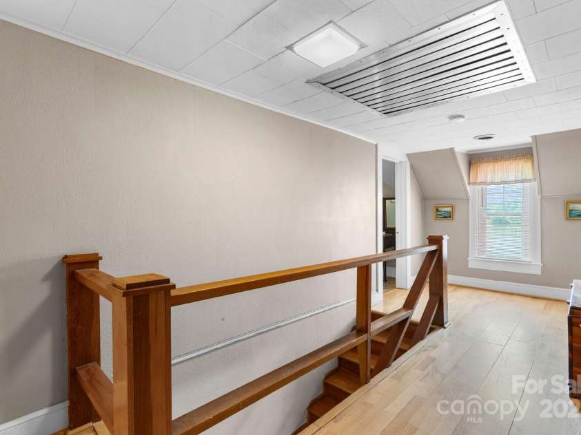 237 Shiloh Church Road, Hickory, NC 28601.  MLS# CAR4275859, YatesRealty ID 24425. 