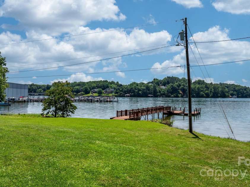 237 Shiloh Church Road, Hickory, NC 28601.  MLS# CAR4275859, YatesRealty ID 24425. 