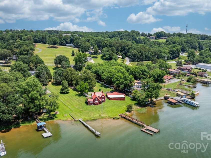 237 Shiloh Church Road, Hickory, NC 28601.  MLS# CAR4275859, YatesRealty ID 24425. 