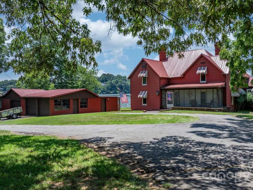 237 Shiloh Church Road, Hickory, NC 28601.  MLS# CAR4275859, YatesRealty ID 24425. 