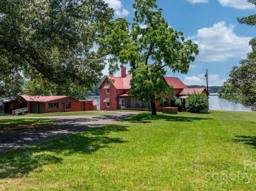 237 Shiloh Church Road, Hickory, NC 28601.  MLS# CAR4275859, YatesRealty ID 24425. 