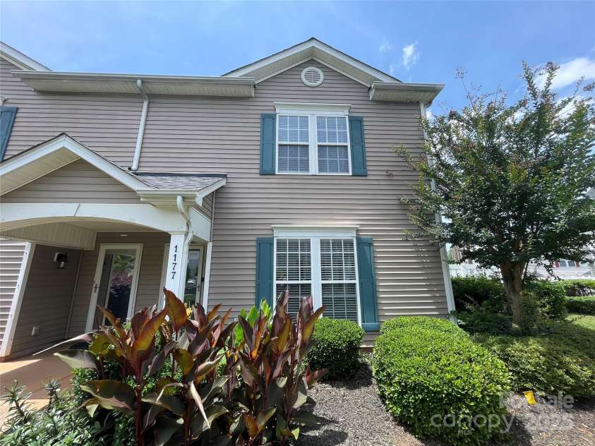 1177 Triece Lane, Charlotte, NC 28215.  MLS# CAR4268656, YatesRealty ID 24426. 