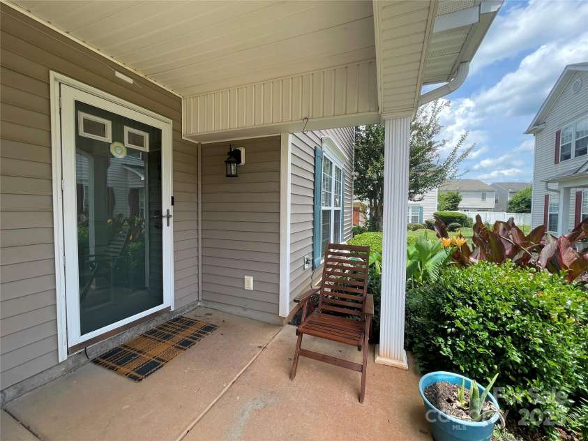 1177 Triece Lane, Charlotte, NC 28215.  MLS# CAR4268656, YatesRealty ID 24426. 