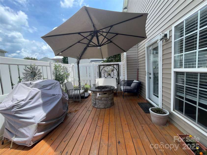 1177 Triece Lane, Charlotte, NC 28215.  MLS# CAR4268656, YatesRealty ID 24426. 