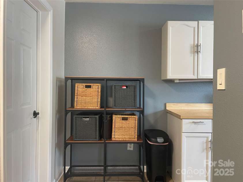 1177 Triece Lane, Charlotte, NC 28215.  MLS# CAR4268656, YatesRealty ID 24426. 