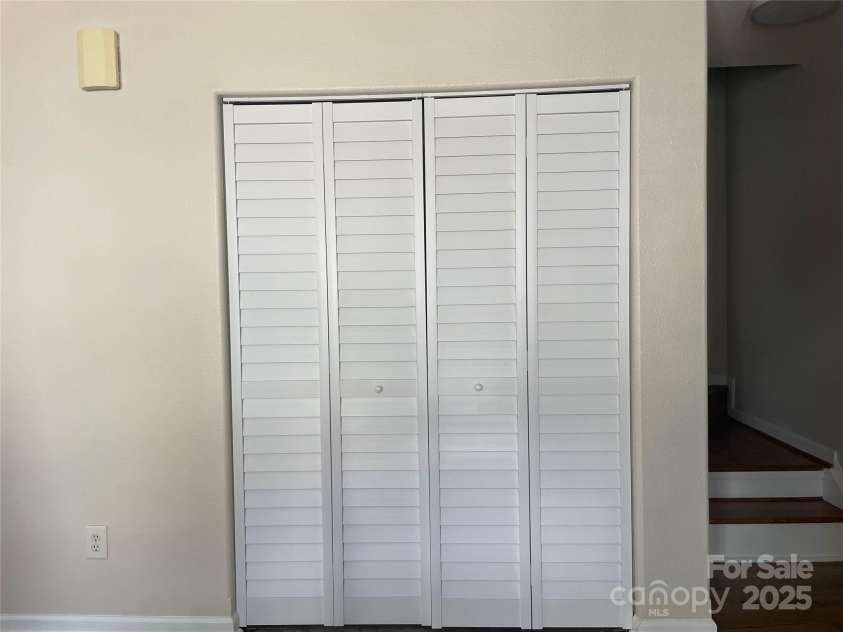 1177 Triece Lane, Charlotte, NC 28215.  MLS# CAR4268656, YatesRealty ID 24426. 