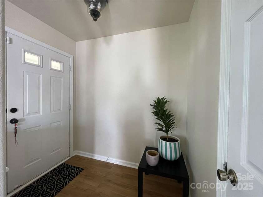 1177 Triece Lane, Charlotte, NC 28215.  MLS# CAR4268656, YatesRealty ID 24426. 