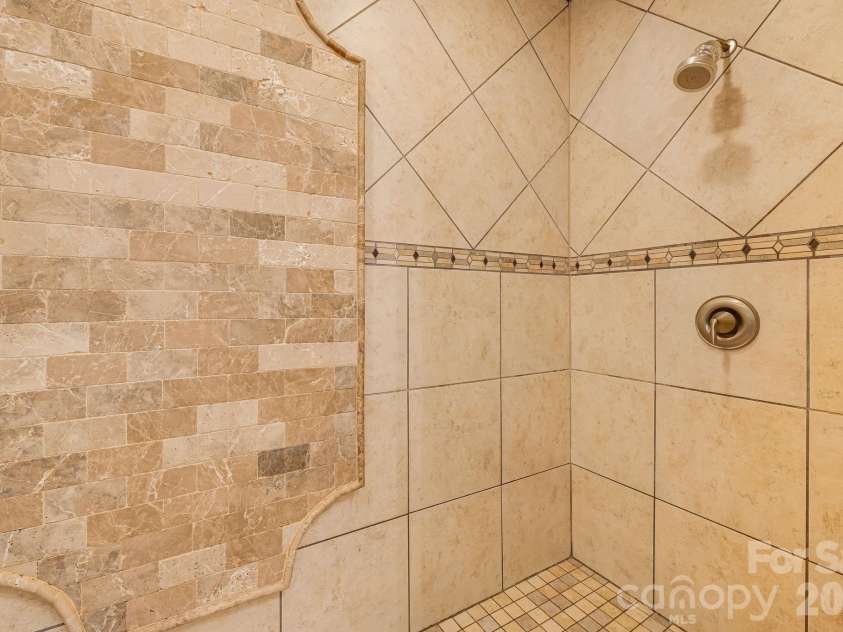 2 Sterling Run Drive, Fletcher, NC 28732.  MLS# CAR4377297, YatesRealty ID 24426. 