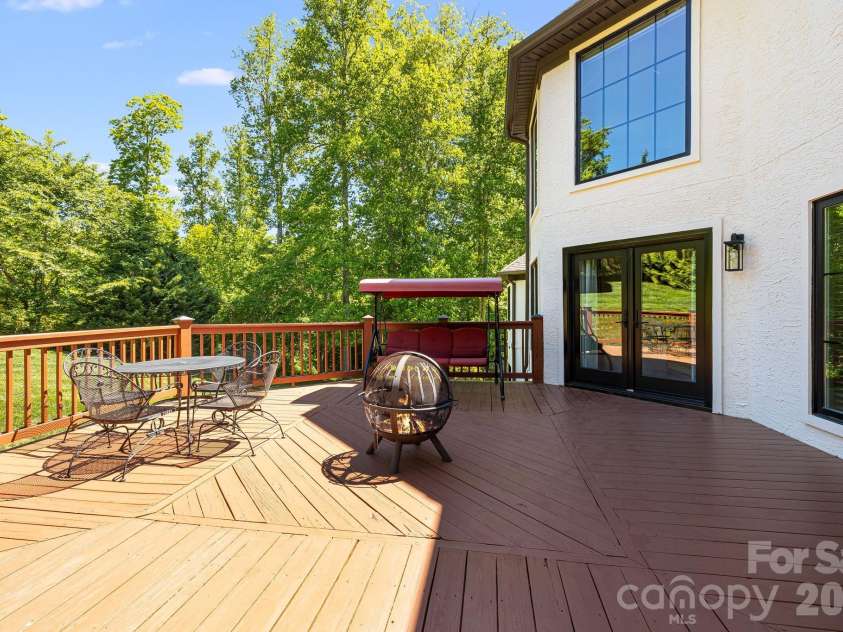 2 Sterling Run Drive, Fletcher, NC 28732.  MLS# CAR4377297, YatesRealty ID 24426. 