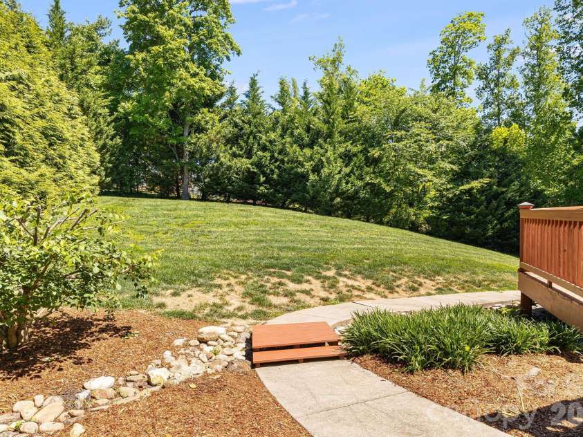 2 Sterling Run Drive, Fletcher, NC 28732.  MLS# CAR4377297, YatesRealty ID 24426. 