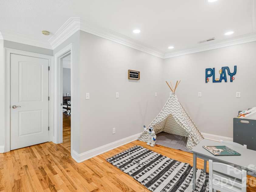 2 Sterling Run Drive, Fletcher, NC 28732.  MLS# CAR4377297, YatesRealty ID 24426. Every room has space and potential